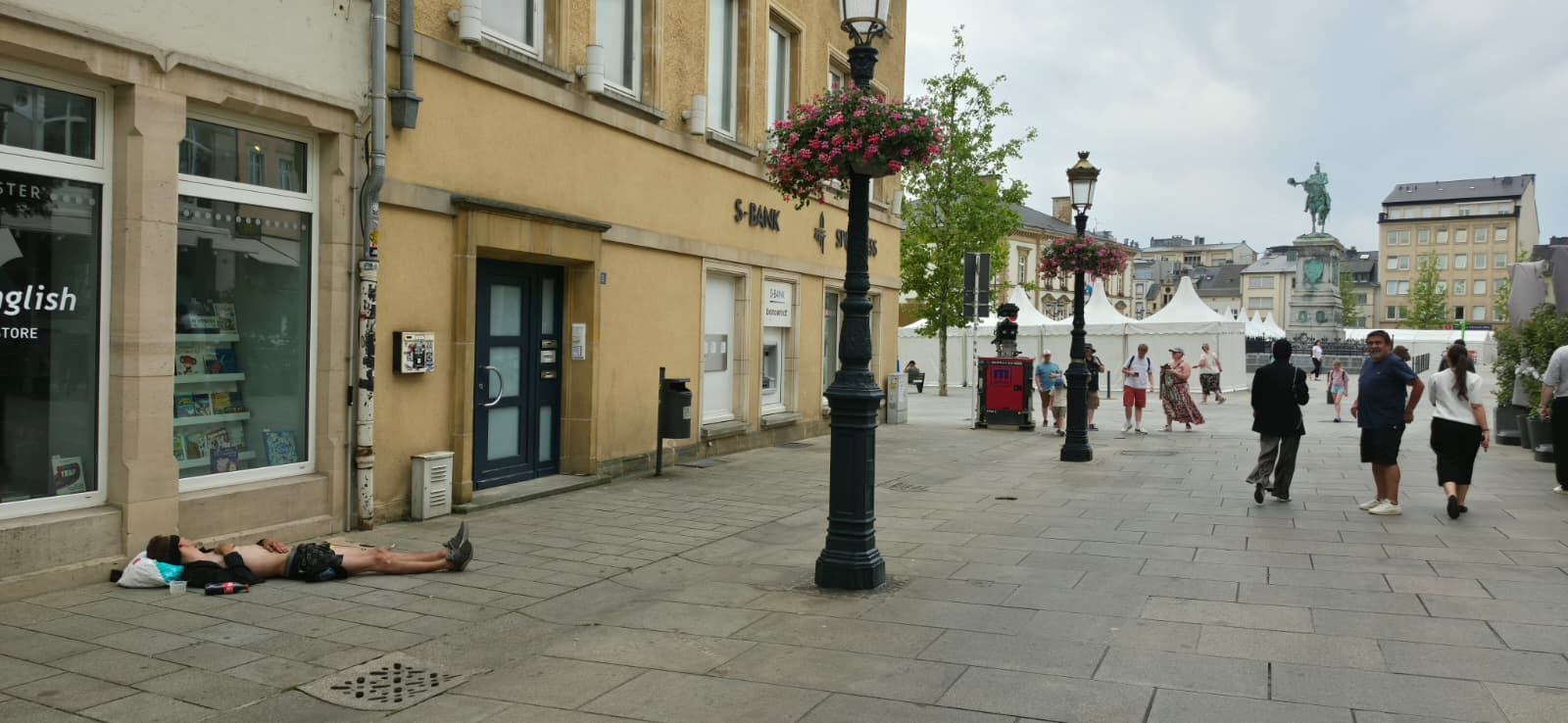 Place de la Constitution